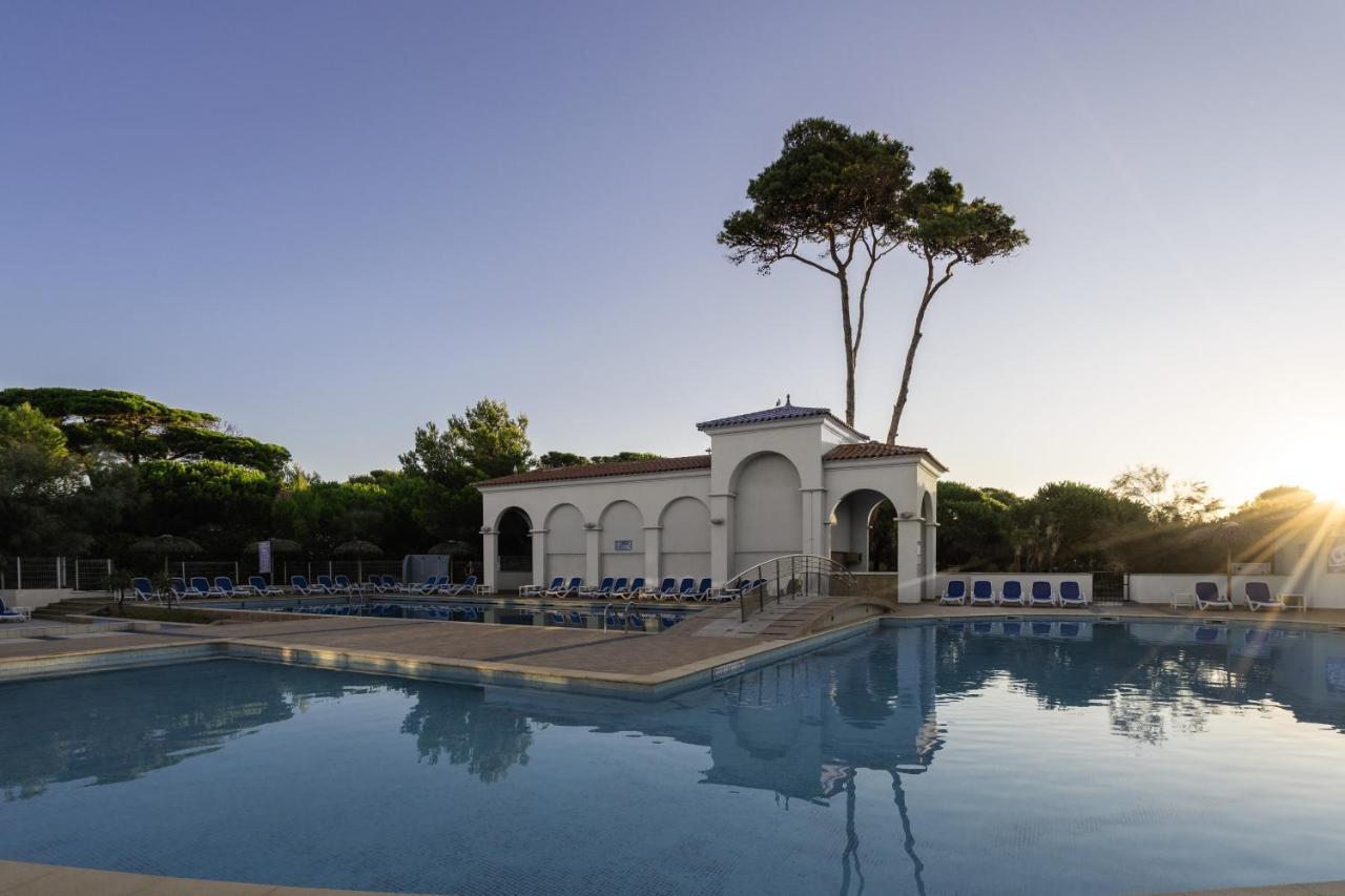 Belambra Clubs Presqu'Ile De Giens - Riviera Beach Club Йер Экстерьер фото